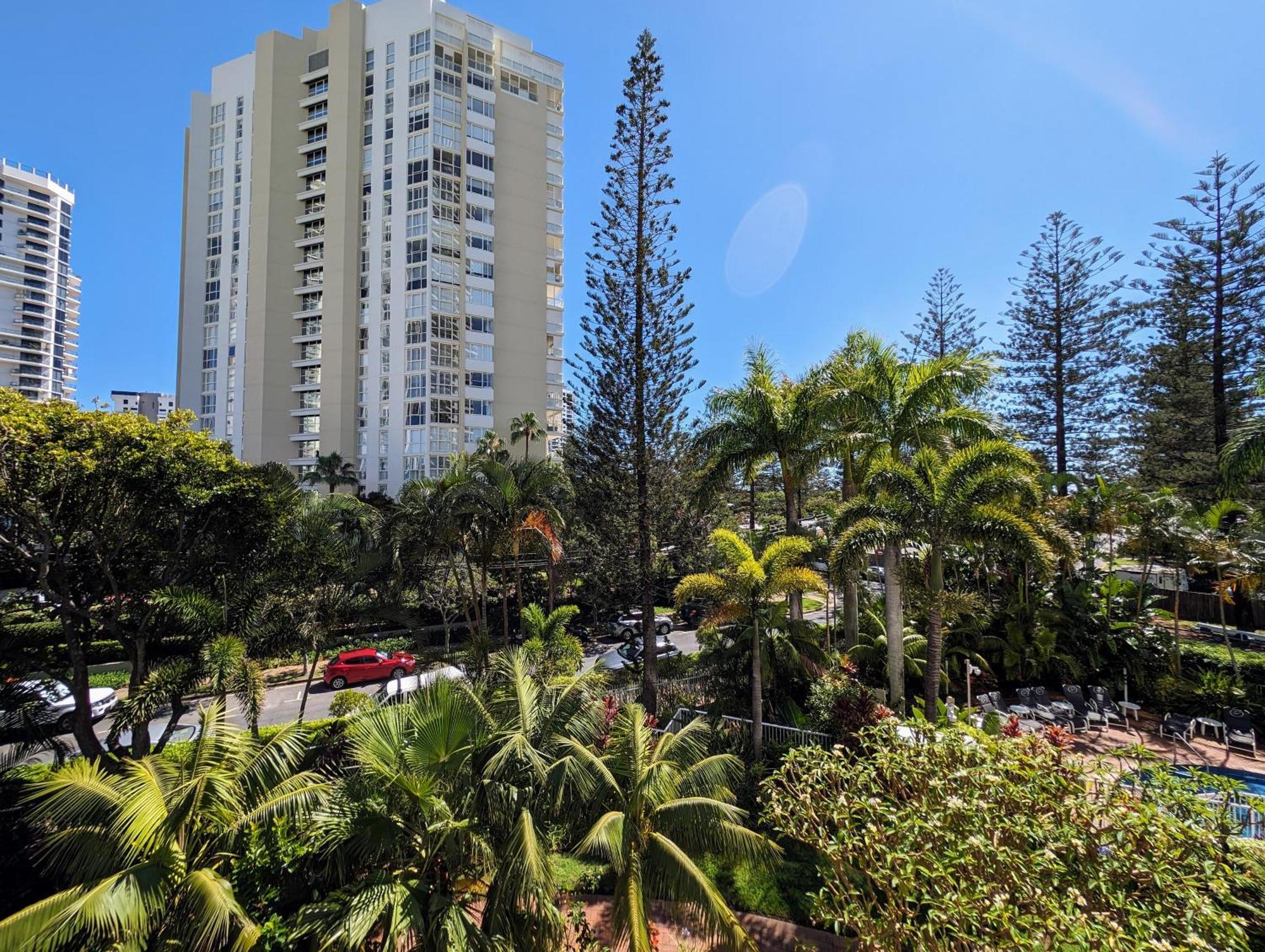 Oscar On Main Beach Resort Exterior photo